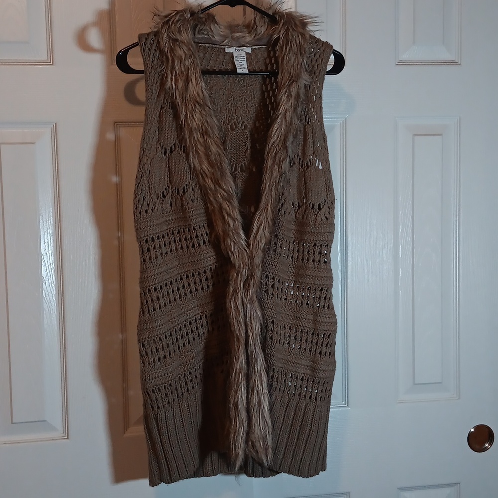 Bar III Faux Fur Collar Crochet Vest - L